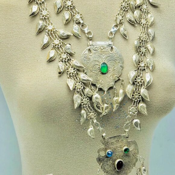 Vintage Bib Necklace With Two Layers Pendants and Leaf Style Tassels - Picture 2 of 10